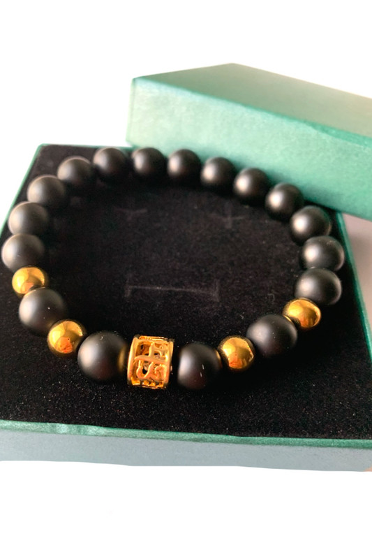 Gift SECRET CHARM Natural matte onyx hemitate and 18k gold plated charm bracelet - Image 2