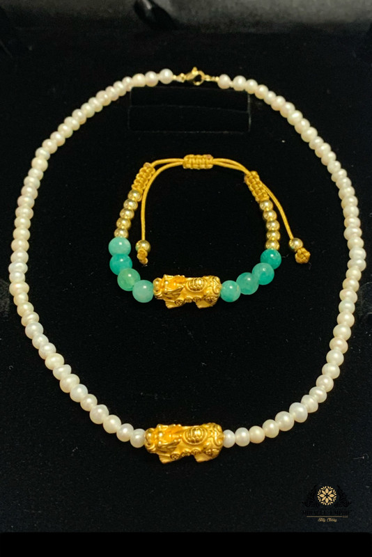 Feng shui 5-6mm natural pearls necklace 18k gold plated 925 pure silver base Pixiu Pi Yao, 8 emeralds bracelet 18k gold plated beads and clasp unique design for woman girls teens luck, abundance money attraction