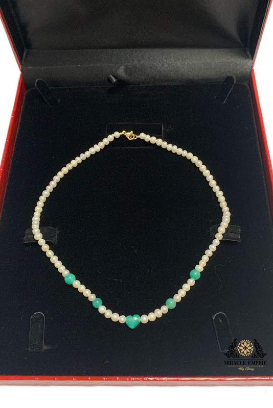 Unique and exclusive woman necklace girls teens necklace handmade of Natural 6-7mm Pearls, 5 Emeralds, middle heart shape and a 18k gold plated clasp. - Image 2