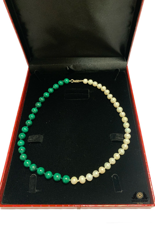 Unisex Woman Necklace Man Necklace handmade of Natural 10mm Pearls, Malachite and a 925 silver clasp - Image 2